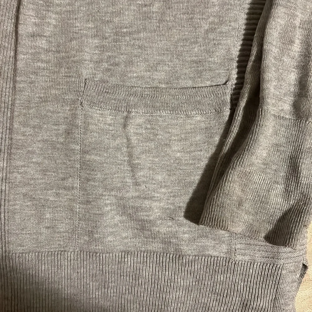 Gray sweater - Picture 3 of 3